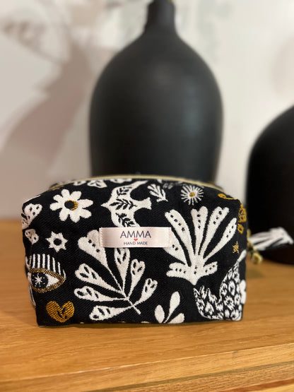 Jacquard Arty toiletry bag